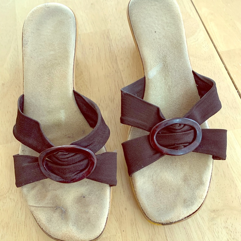 Adorable brown sandals